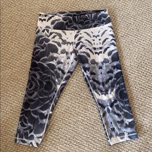 Lululemon wunder under crop size 12